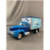 Image 2 : 1/34 Scale First Gear Die Cast Collectible 1957 International R-190 w/ Dry Goods Van