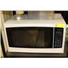 Image 1 : HAMILTON BEACH 1000W MICROWAVE