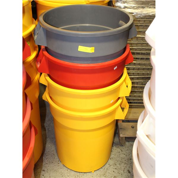 LOT OF 4 NEW MARINO GLADIATOR 20 GAL TRASH CANS