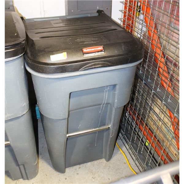 RUBBERMAID BRUTE 65 GAL TRASH BINS 22 X 30 X 40 