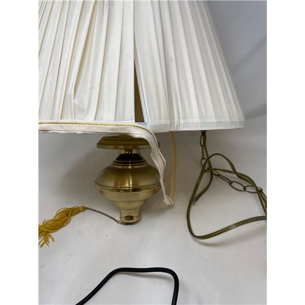 Hanging Lamp working (damaged shade)