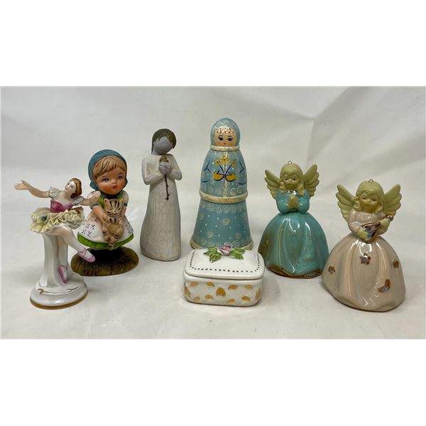 Wooden Russian Doll, 6 Vintage Porcelain piecies