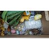 Image 9 : Lot of 4 Large Boxes of Various Floral Décor Items
