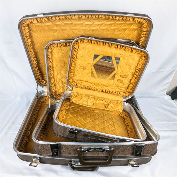 Set of 3 Vintage "Holiday" Luggage Suitcases 