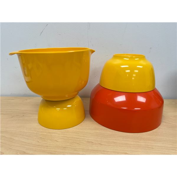 4 Mid Century Rosti Denmark Melmac Mixing Bowls as pictured largest