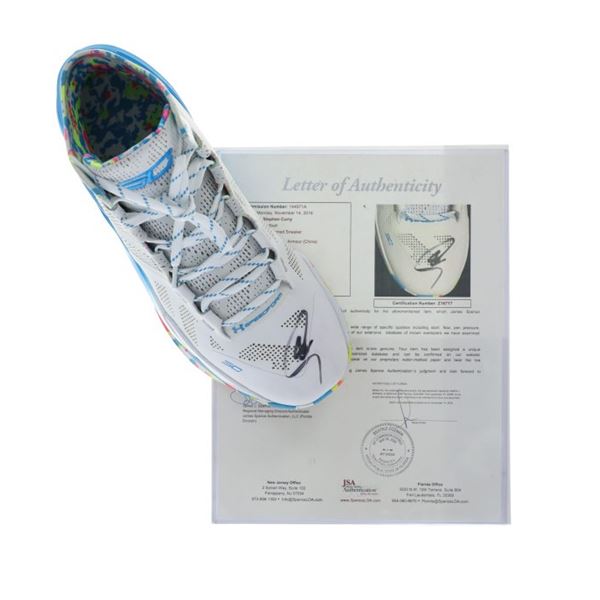 2016 Steph Curry Signed Right Shoe w/ Certificate