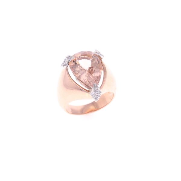 Elegant Morganite & Diamond 18k Rose Gold Ring