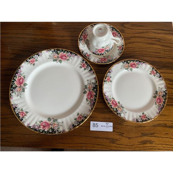 Brand New Royal Albert Dinner Setting For 4 - Bone China