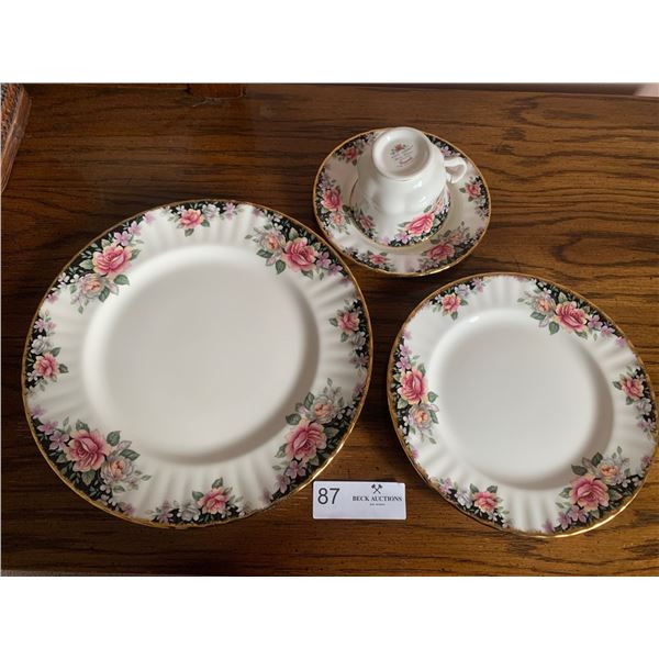 Brand New Royal Albert Dinner Setting For 4 - Bone China