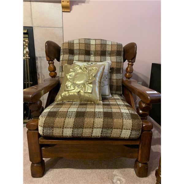 Mid Century Modern Checkered Chair - Oak Base & Pillows Included 33Wx31Dx32H