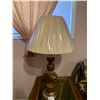 Image 1 : 50 Years Plus - Beautiful Solid Oak & Brass Lamp 35H