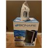 Image 1 : Bionaire Cool Moisture Humidifier & Sunbeam Iron