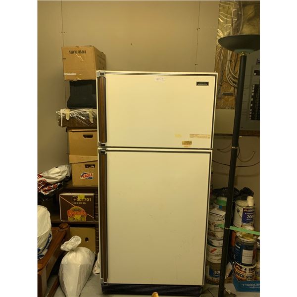 Admiral Fridge Frost Fee  30Wx27Dx64H