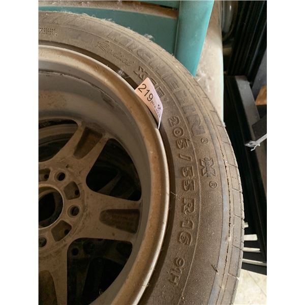 5 Michelin Mud & Snow Xse Tires 205/55/R16