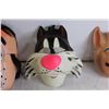Image 3 : (3) Plastic Masks - Sylvester, Pig, Man