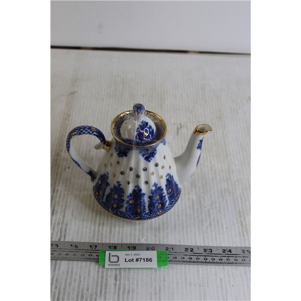 Flow Blue Lomonosov Teapot - Russian Made