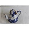 Image 4 : Flow Blue Lomonosov Teapot - Russian Made