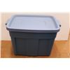 Image 3 : *(2) Rubbermaid 24"x40"x41.9"in & 50 L