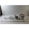 Image 1 : Crock Pot + (6) Glass Plates + (22) Plastic Bowls