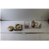 Image 1 : Clock + Mug (2) Vases + Dish