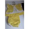 Image 5 : (5) Pieces Childrens Clothing