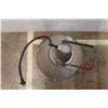 Image 2 : *17" Yard Light