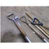 Image 3 : (2) Spades and (4) Aluminum Grain Shovels