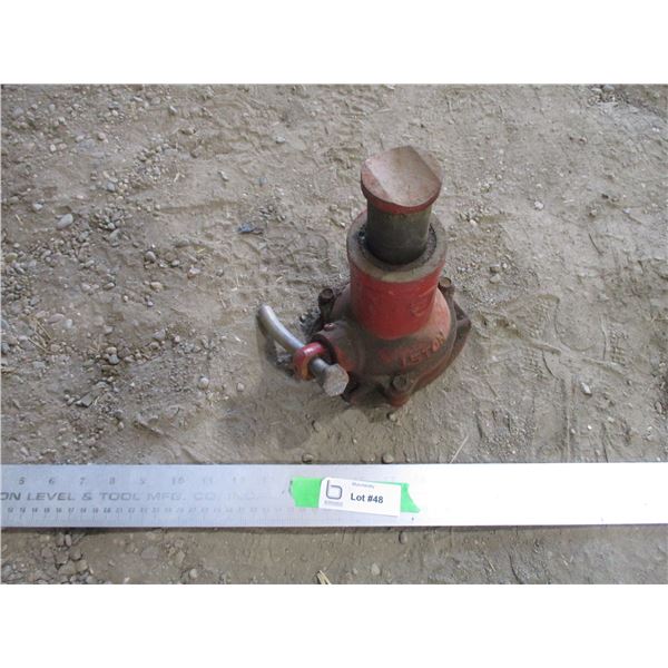 Small Bottle Jack (Mechanical)