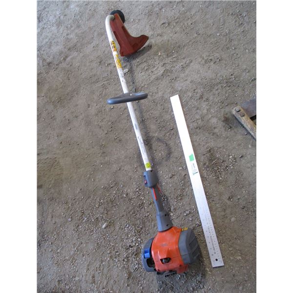 Husqvarna 122cc Weed Whacker (Like New)