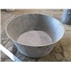 Image 3 : Galvanised 25" Round Tub