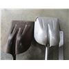 Image 2 : (2) Grain Shovels