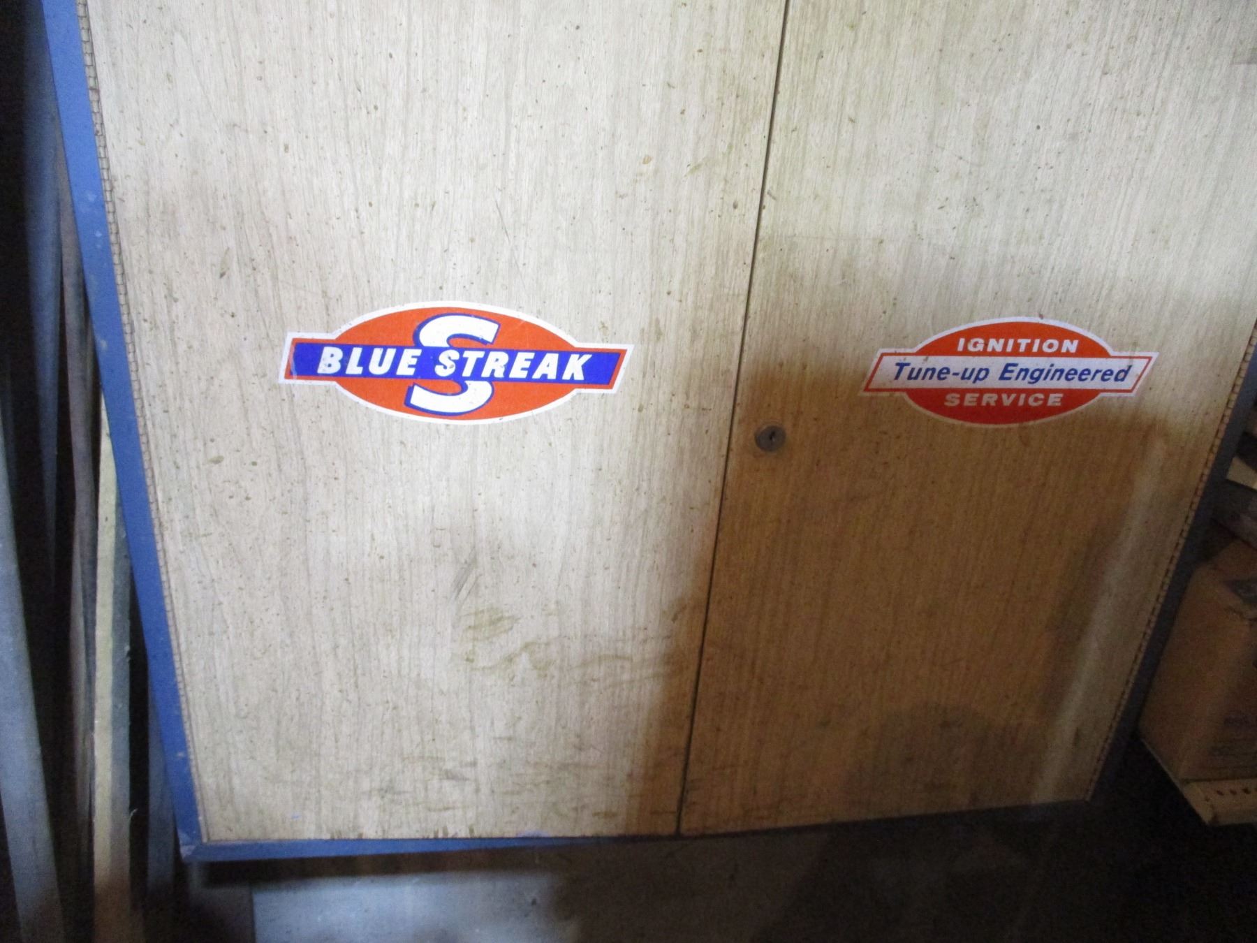 Blue Streak Automotive With Contents 32.5" x 57" Bodnarus