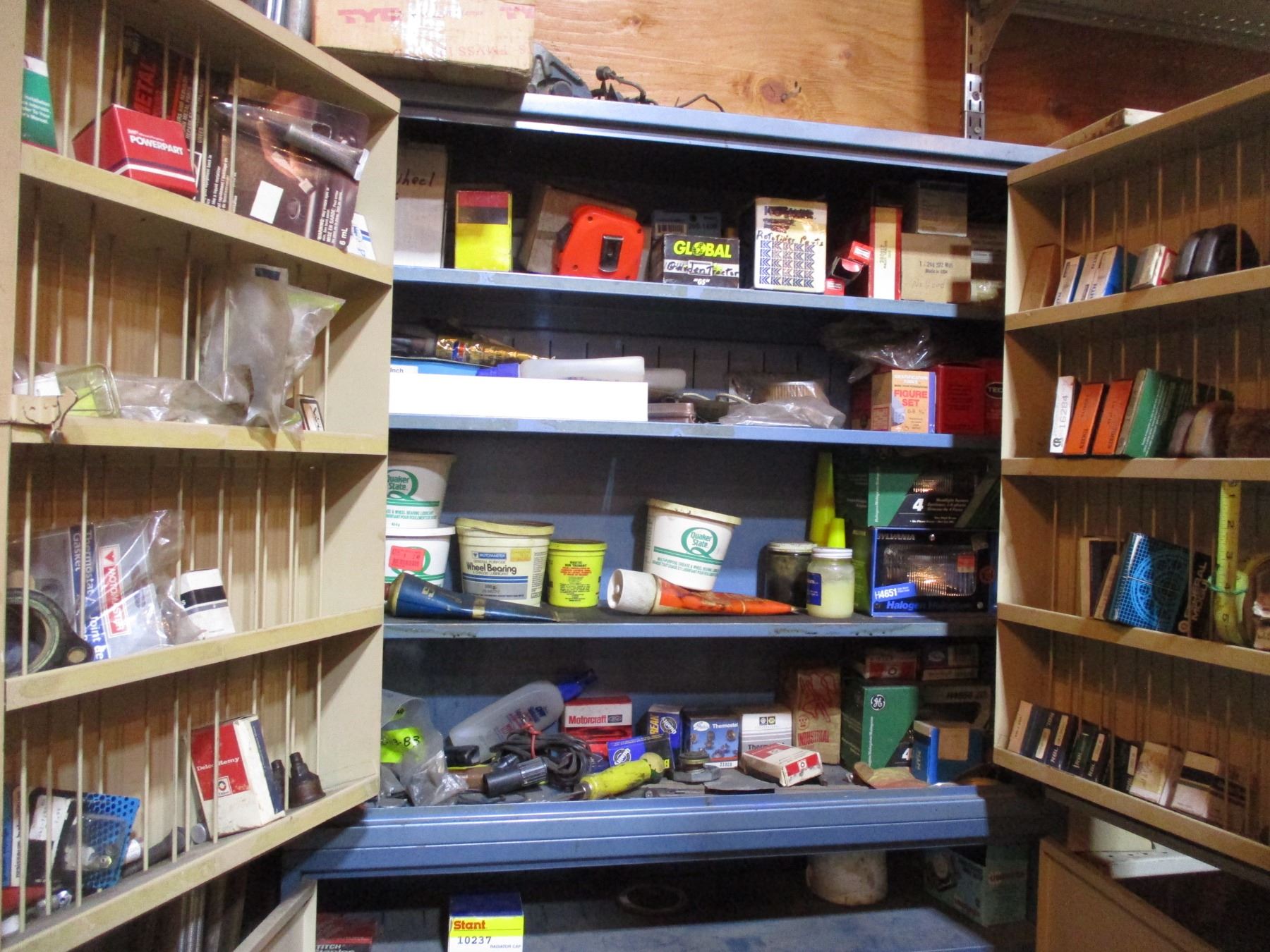 Blue Streak Automotive With Contents 32.5" x 57" Bodnarus