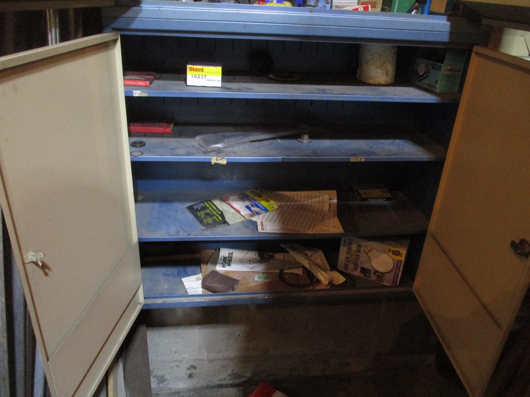 Blue Streak Automotive With Contents 32.5" x 57" Bodnarus