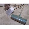 Image 3 : Shovels, Snow Scraper