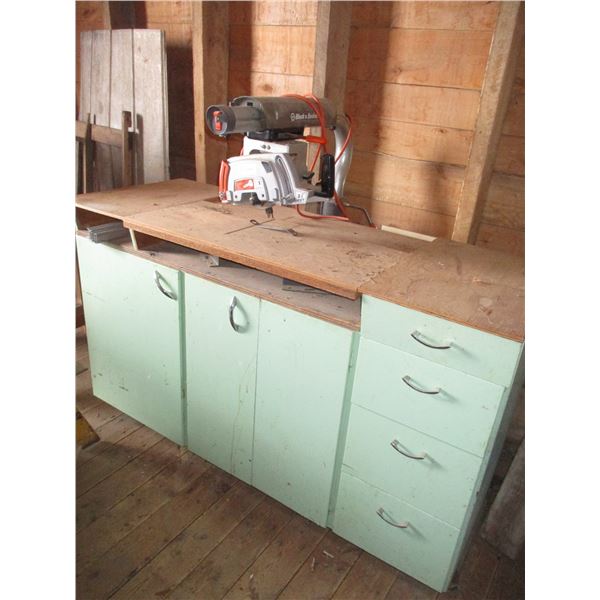 Black & Decker Radial Arm Saw With Stand - 2 7/8 Cut