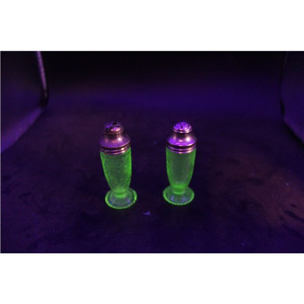 Uranium Depression Glass Salt & Pepper Shakers - Florentine Pattern