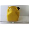Image 1 : 6 Gallon Diesel Gas Can