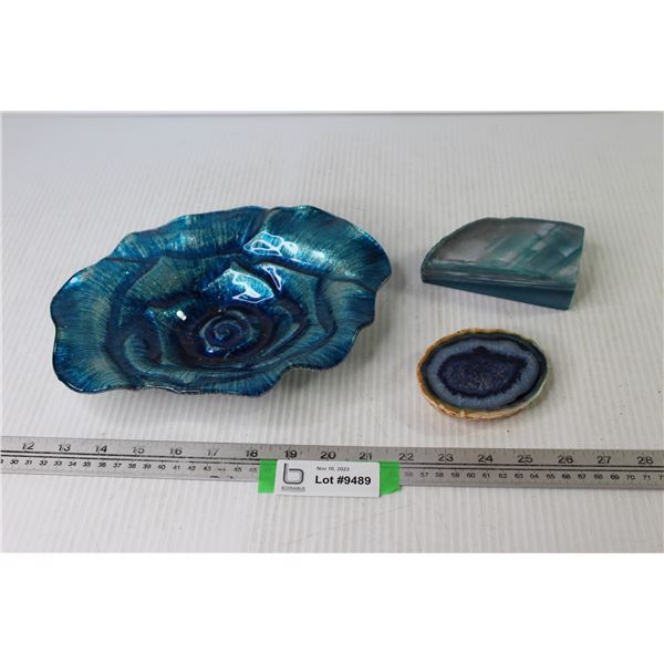 Sliced Agate - Glass Blue Flower Designed Dish - Sliced Resin (agate looking)