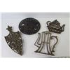 Image 6 : (4) Vintage Trivets