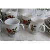 Image 4 : (29) Pieces of Christmas-Themed Dishware