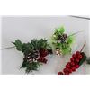 Image 3 : (9) Christmas Bouquet Pieces, (4) Christmas Ornaments