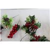 Image 4 : (9) Christmas Bouquet Pieces, (4) Christmas Ornaments