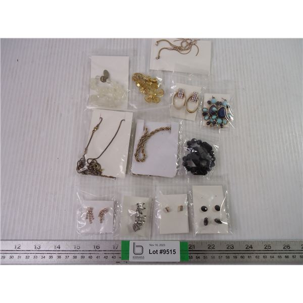 (12) Assorted Pieces of Costume Jewelry