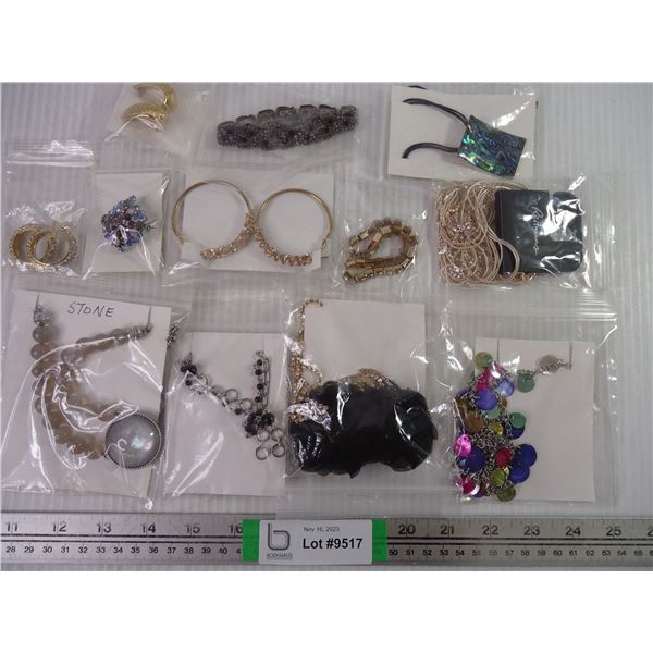 (12) Assorted Pieces of Costume Jewelry