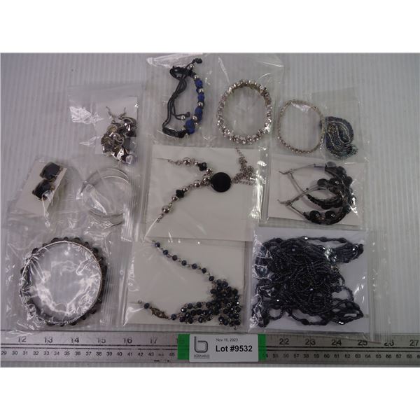 (12) Assorted Pieces of Costume Jewelry