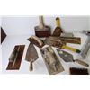 Image 5 : Bucket w/Assorted Trowels - Corner Bead Folding Steel Head - Cement Trowels