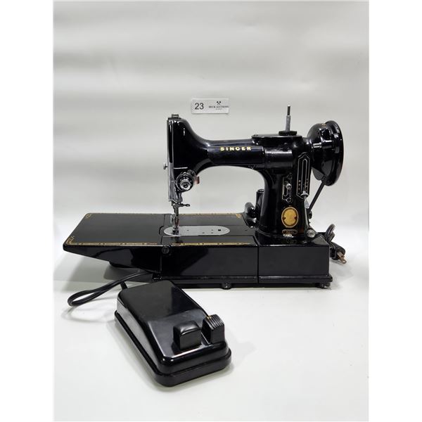 Vintage Singer 222K Sewing Machine, $1500 Reserve