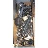 Image 1 : FLAT OF ASSORTED PLUMBING TOOLS