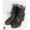 NATURALIZER SIZE 8 BLACK BOOTS (NEW)